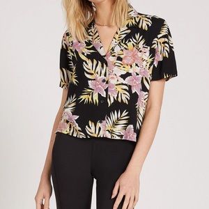 Volcom Women’s top sz L